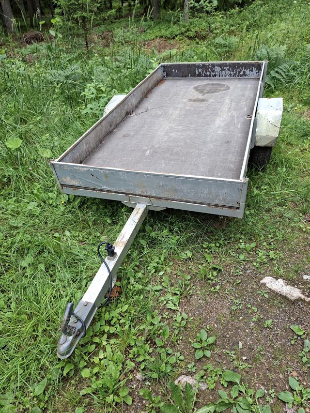 Peräkärryn vuokraus Karjalohja Broafix